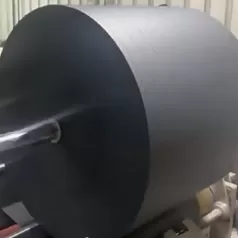 Schwarzer Karton