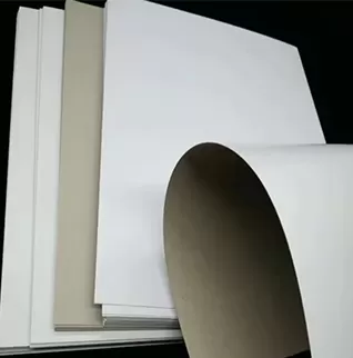 Duplexkarton mit grauer Rückseite